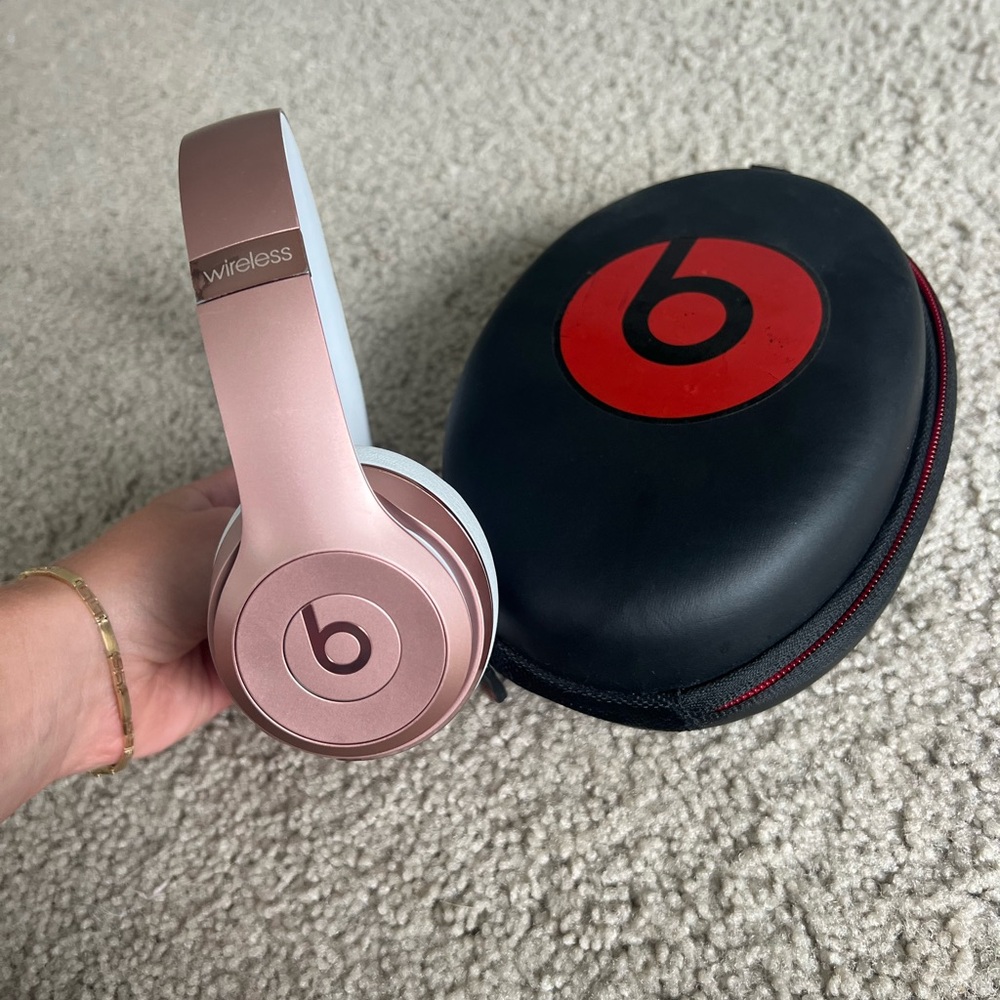 Beats Wireless Rose Gold Headphones. Used, in great condition.